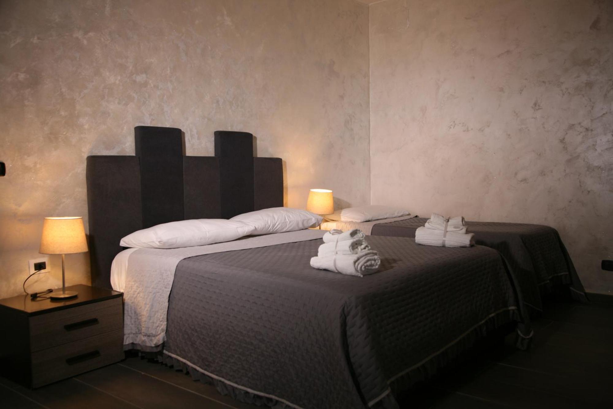 Dimora Portanolana Hotel Naples Exterior photo